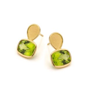 Audrey Huet Joaillerie : Boucles d'oreilles PERRINE péridot or jaune design épuré pierre naturelle bijoux colorés haut de gamme MADE in Belgium pour des femmes de caractère