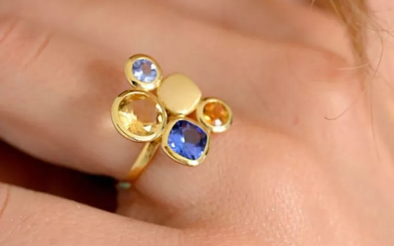 La bague ONE, modèle phare de Audrey Huet, sous toutes ses couleurs